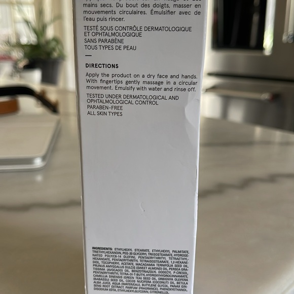 Lise Watier Cleansing Oil - Picture 5 of 10
